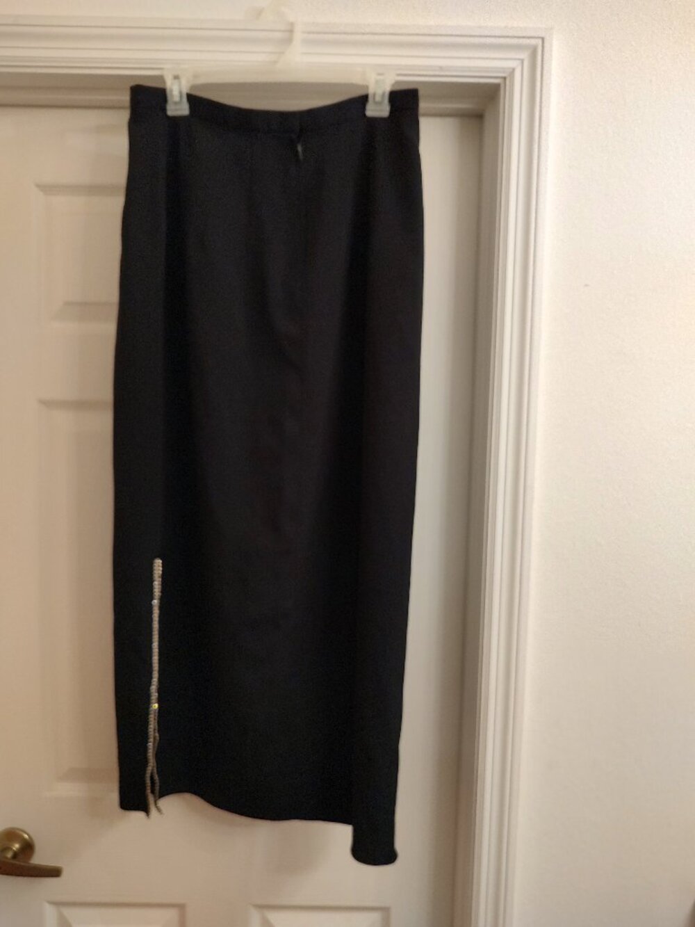 BLACK EVENING SKIRT w SLIT 28 waist